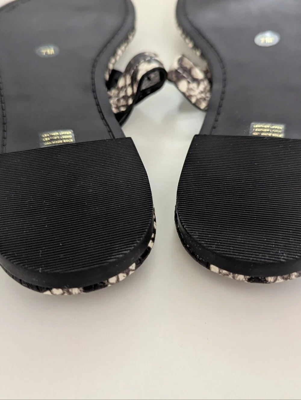 EUC! Tory Burch Miller Sandal In Black/Gray Snakeskin Print Size 7